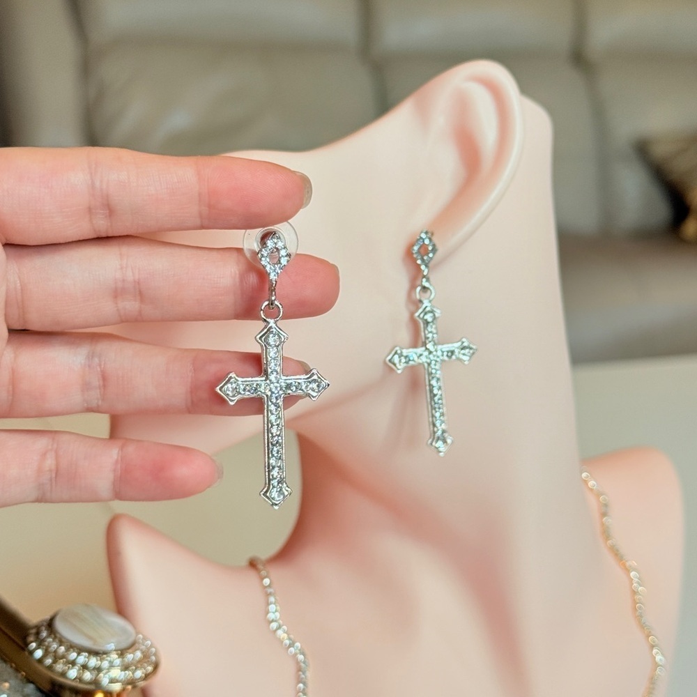 Trendy Silver Cross Earrings - Picture 8 of 8